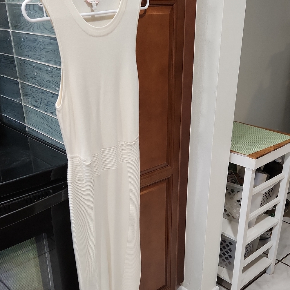 Guess Cream Scoop Neck Sheath Midi Dress